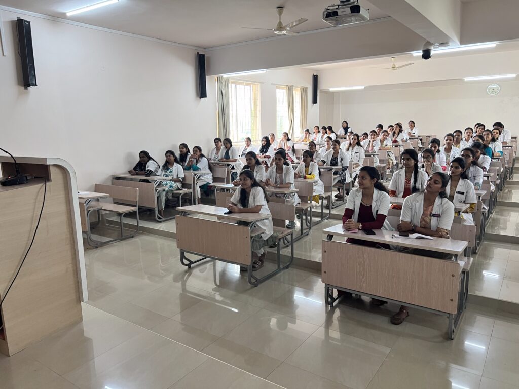 Sanket delivering seminar 'From Vaidya to Digital Enterprenuer' to MD Students at SDM Hassan